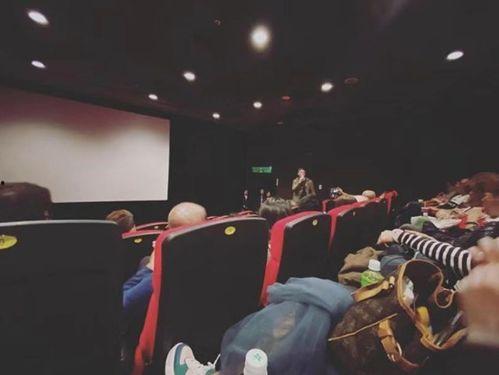 老公电影院,老公电影院里的浪漫时光